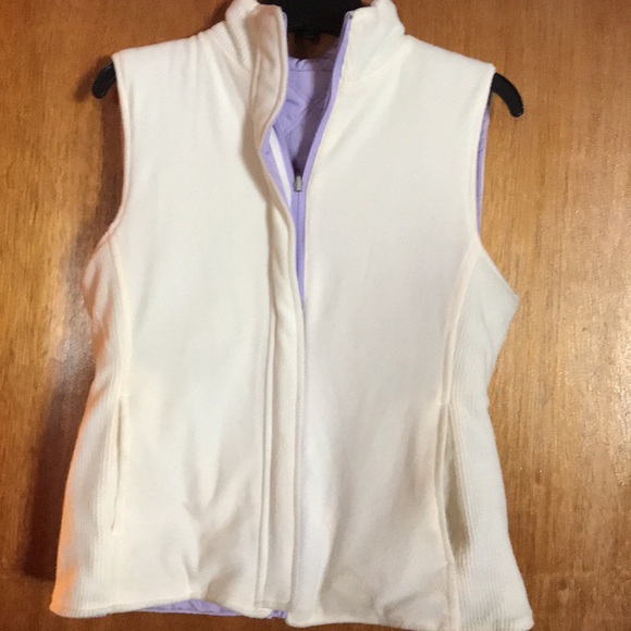 Women’s medium Izod reversible vest - Picture 6 of 6